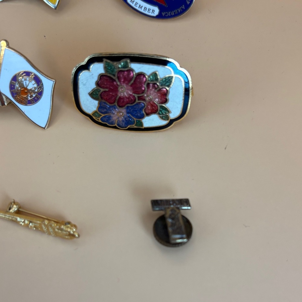 Assorted Enamel Pin Set - Picture 5 of 6